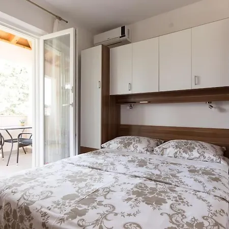 Ruzmarin 4* Krk Town